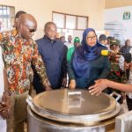 RAIS SAMIA ATEMBELEA MRADI WA REA SIMIYU